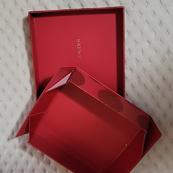 ESTĒE LAUDER GIFT BOX 6.5"×6.5" - Picture 6 of 8